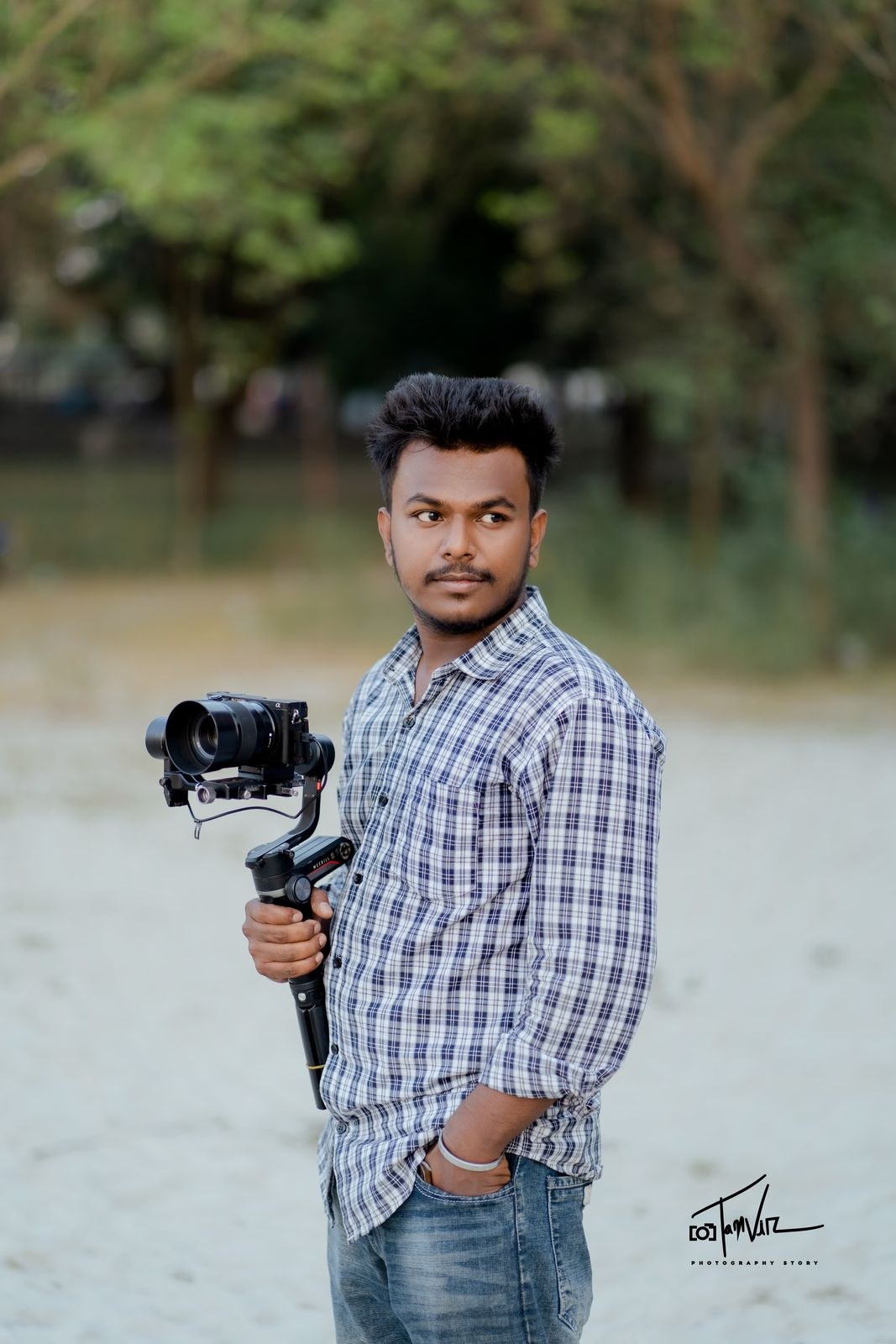 সব ধরনের ফটোগ্রাফির কাজ করে থাকি ফোন01798813828