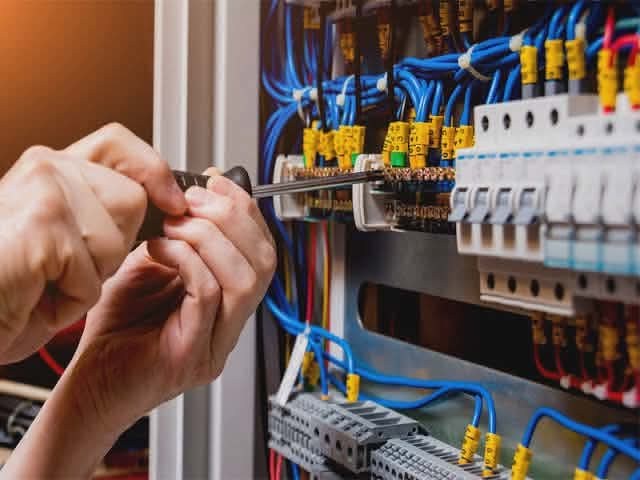 সকল ধরনের বিদ্যুৎতের কাজ করে থাকি ফোন 01883922077