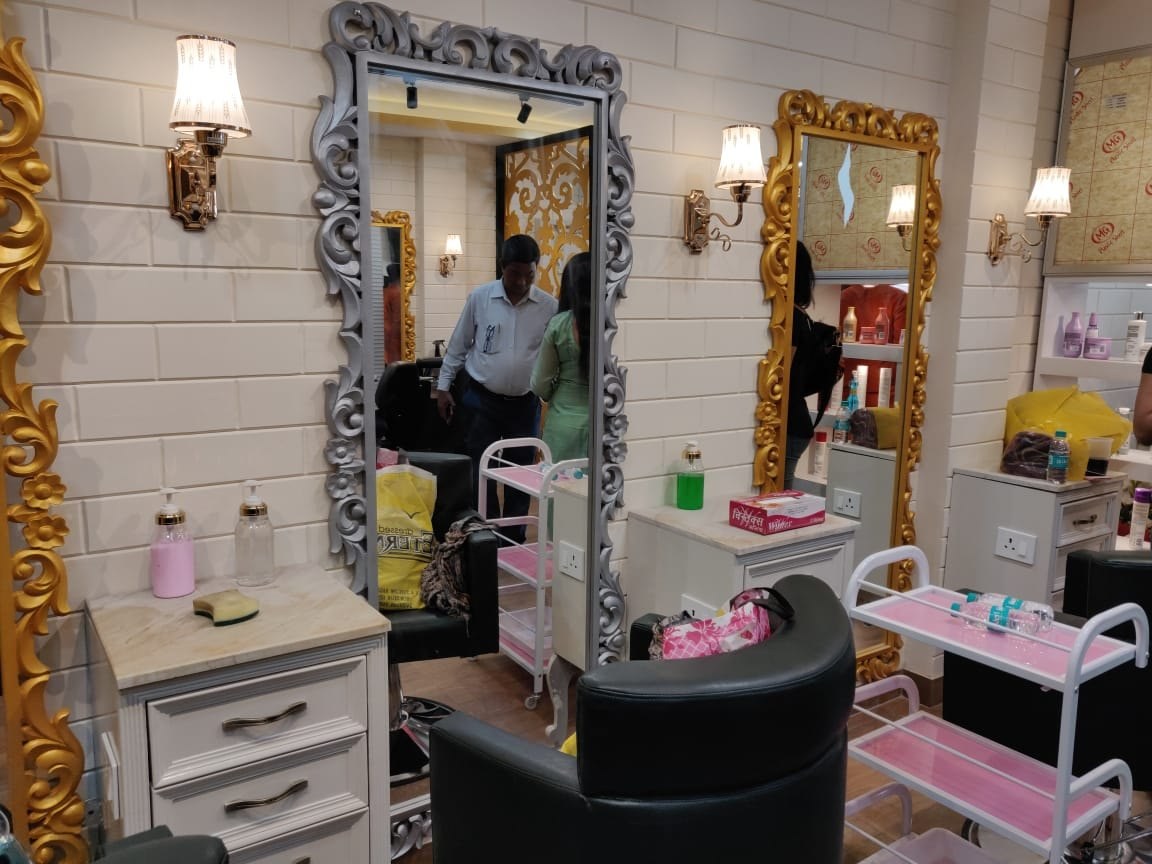 Payal Beauty Parlour & Siliming Center